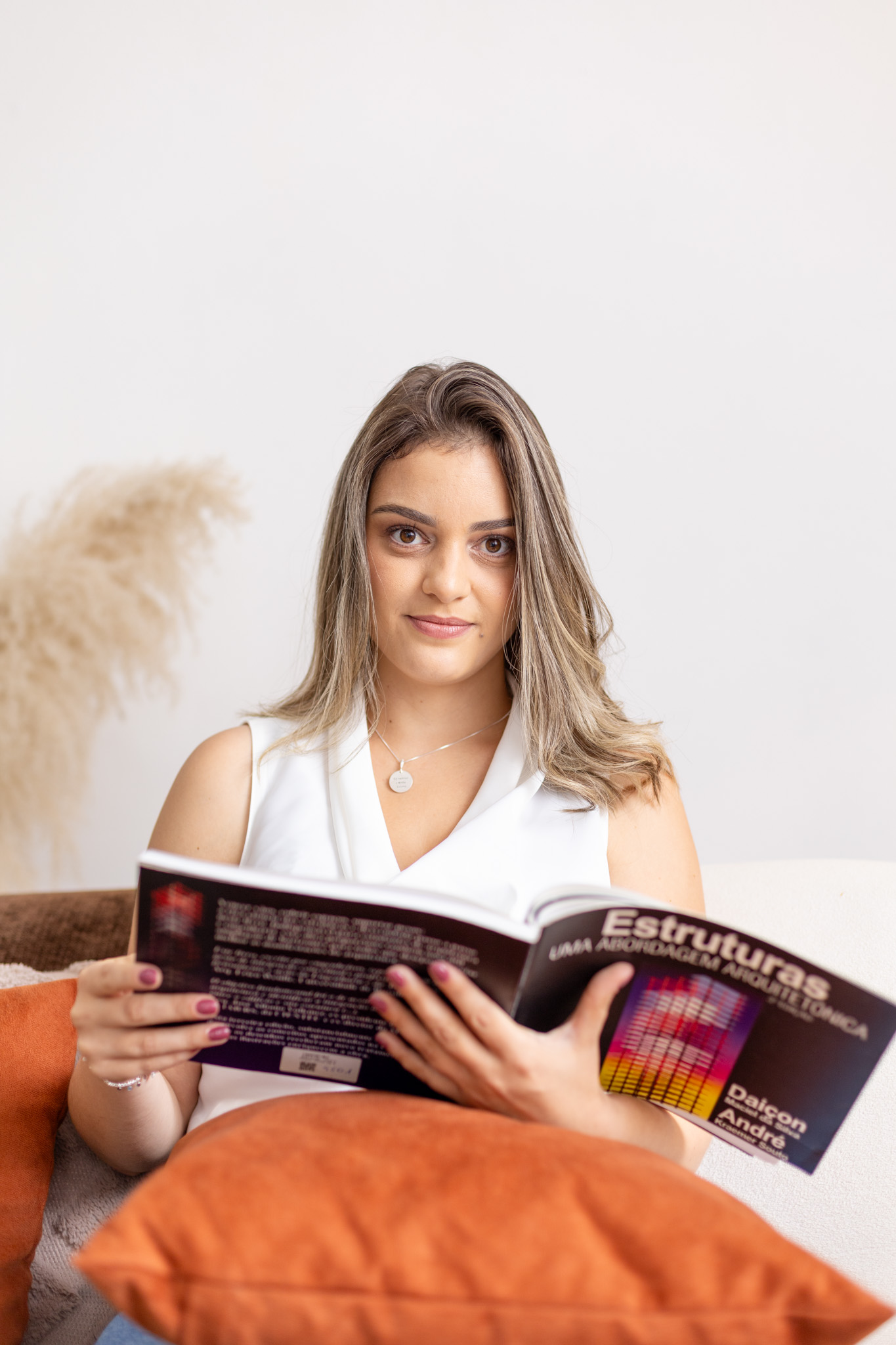 Leticia Pimentel em obra